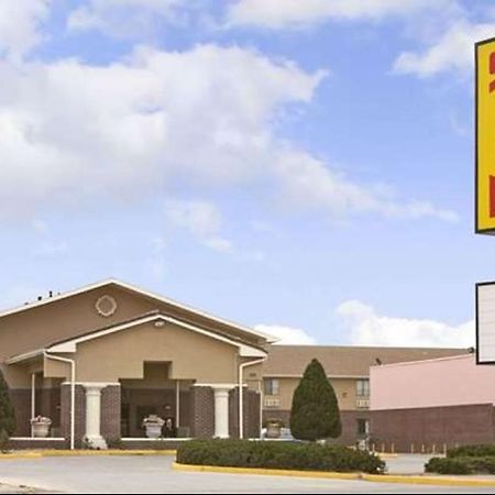 Super 8 By Wyndham Gallup Extérieur photo