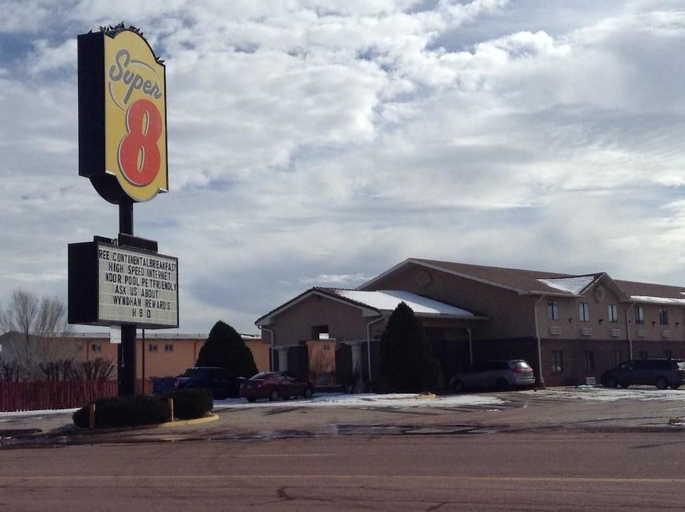 Super 8 By Wyndham Gallup Extérieur photo